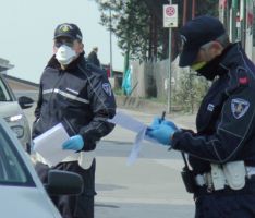 767 le verifiche effettuate ieri dagli agenti della Polizia Municipale: anche oggi posti di blocco