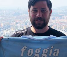 Asta solidale “Je sto vicino a te”: Pasquale Foggia accetta l’invito di Fabio e Paolo Cannavaro e di Ciro Ferrara e dona la sua maglia