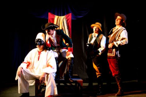 AnGhinGò, al teatro Comunale va in scena ‘Pulcinella e il mistero del castello’