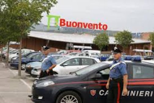 Centro Commerciale, Carabinieri sventano un furto: nel mirino una gioielleria