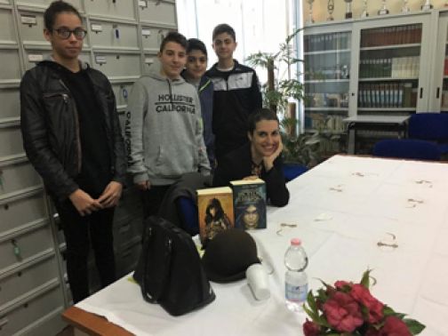 Gli alunni della ‘Torre’ incontrano Licia Troisi