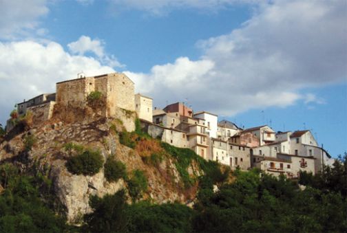 Pellegrinaggio Pietrelcina-Assisi: convegno sulla crisi delle aree interne appenniniche