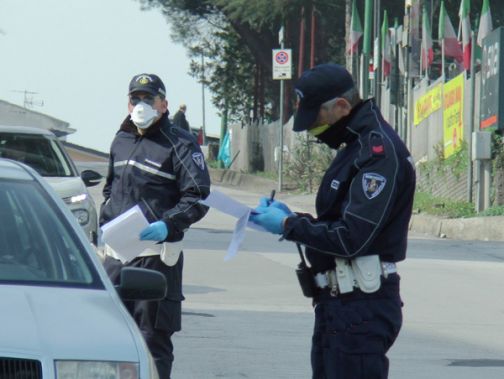 767 le verifiche effettuate ieri dagli agenti della Polizia Municipale: anche oggi posti di blocco