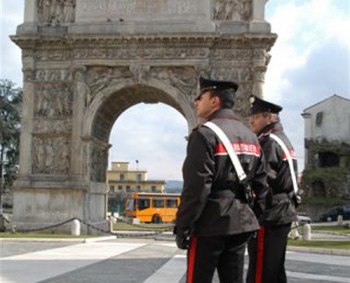 carabinieri_arco_traiano1